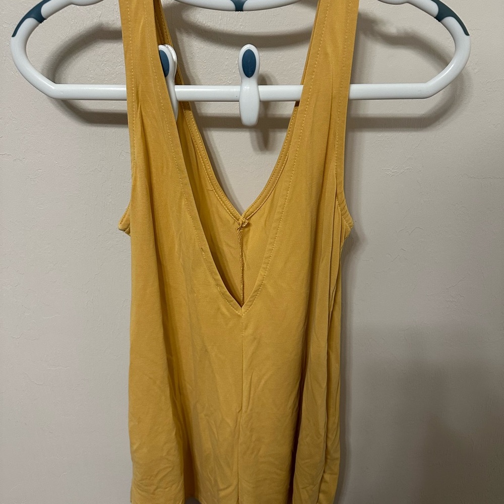 Lulu's Yellow Backless Romper - Picture 2 of 3